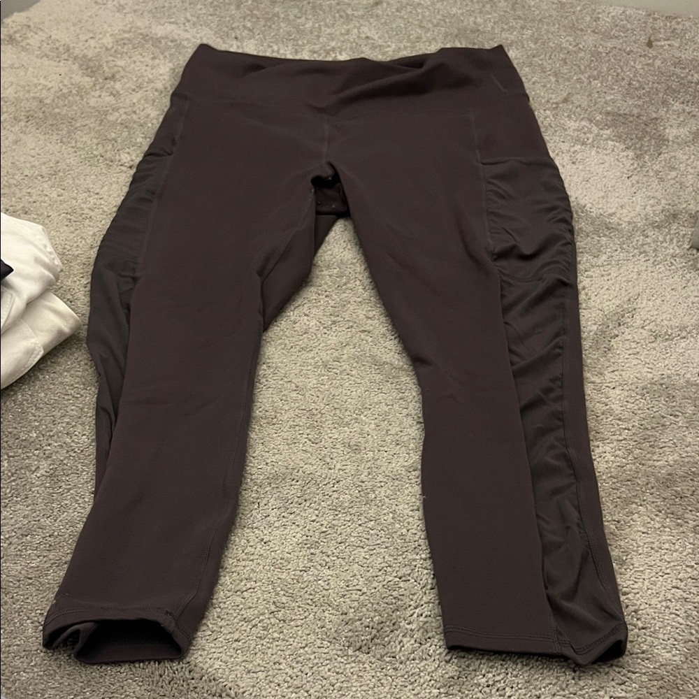 Mauve power hold pocket Capri Leggings - Picture 3 of 3